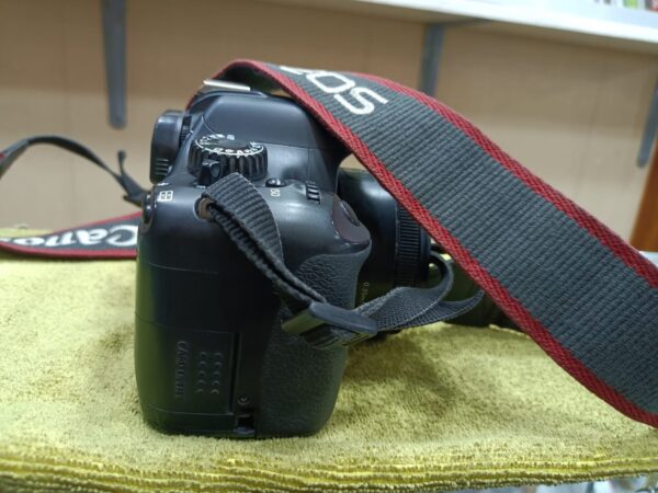 Canon DSLR - Image 3